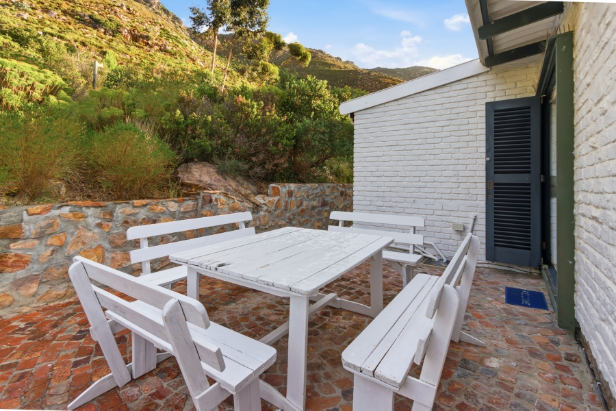 7 Bedroom Property for Sale in Mountainside Western Cape